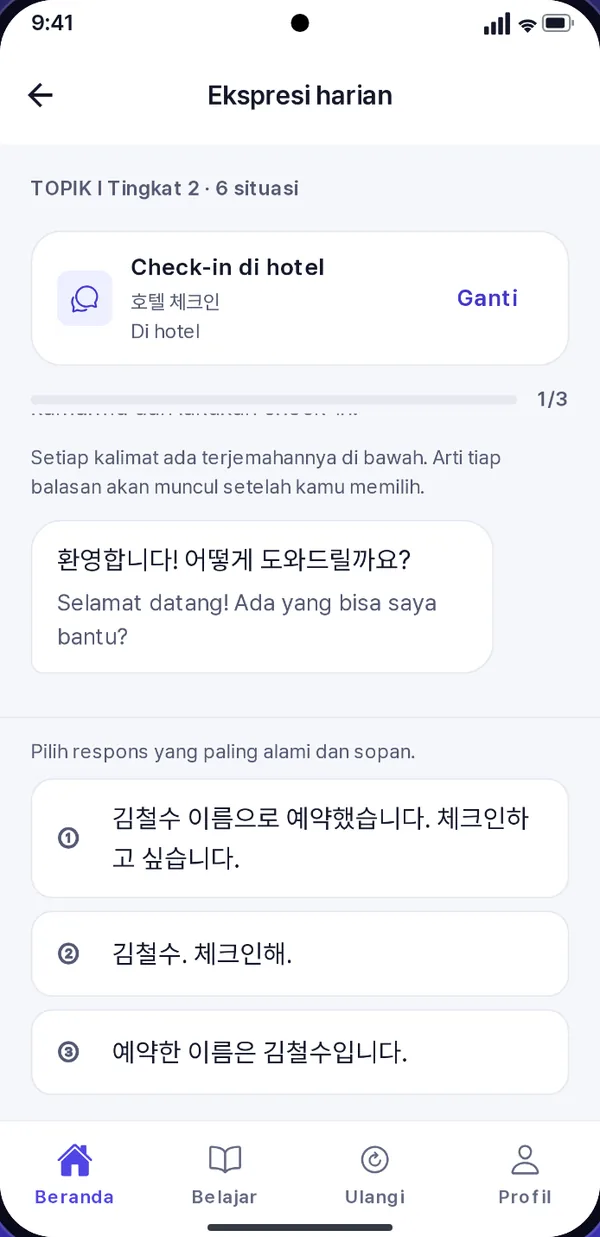 Layar Ungkapan Harian: percakapan check-in hotel dengan terjemahan bahasa Indonesia di bawah setiap baris